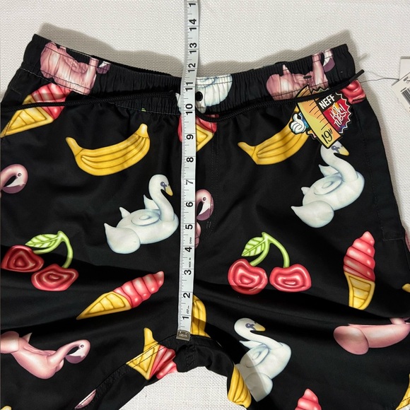 NEFF Hot Tub Board Shorts Swim Trunks Men’s Small Flamingo Fruit Black NWT - Picture 4 of 10